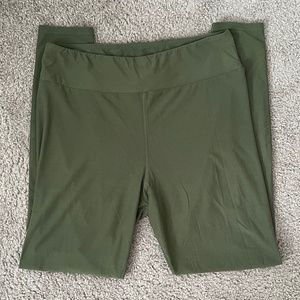 LuLaRoe Tall and Curvy Leggings